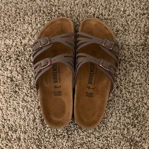Birkenstock Granada Sandal in Mocha